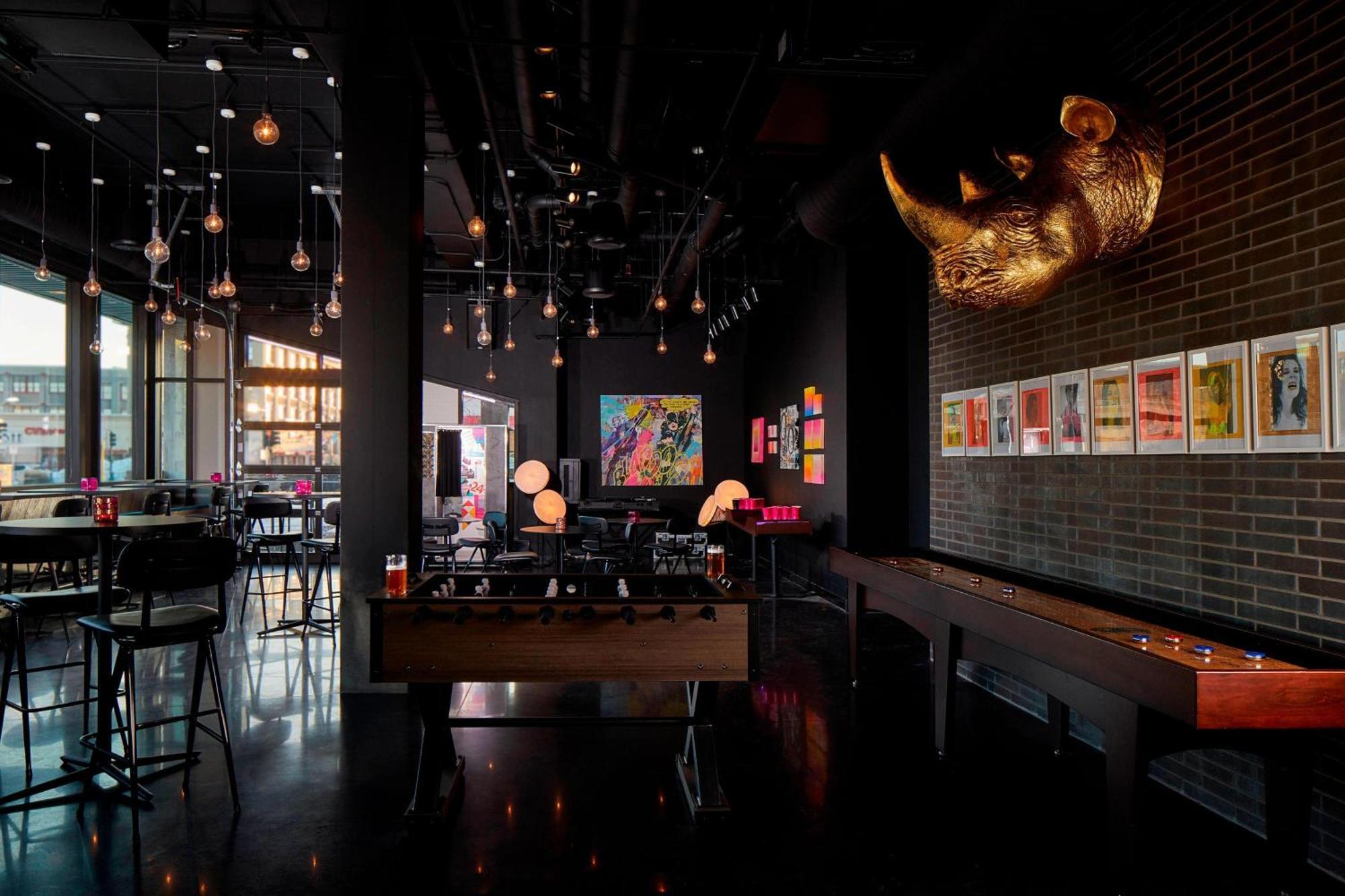 Moxy Minneapolis Uptown Exterior photo