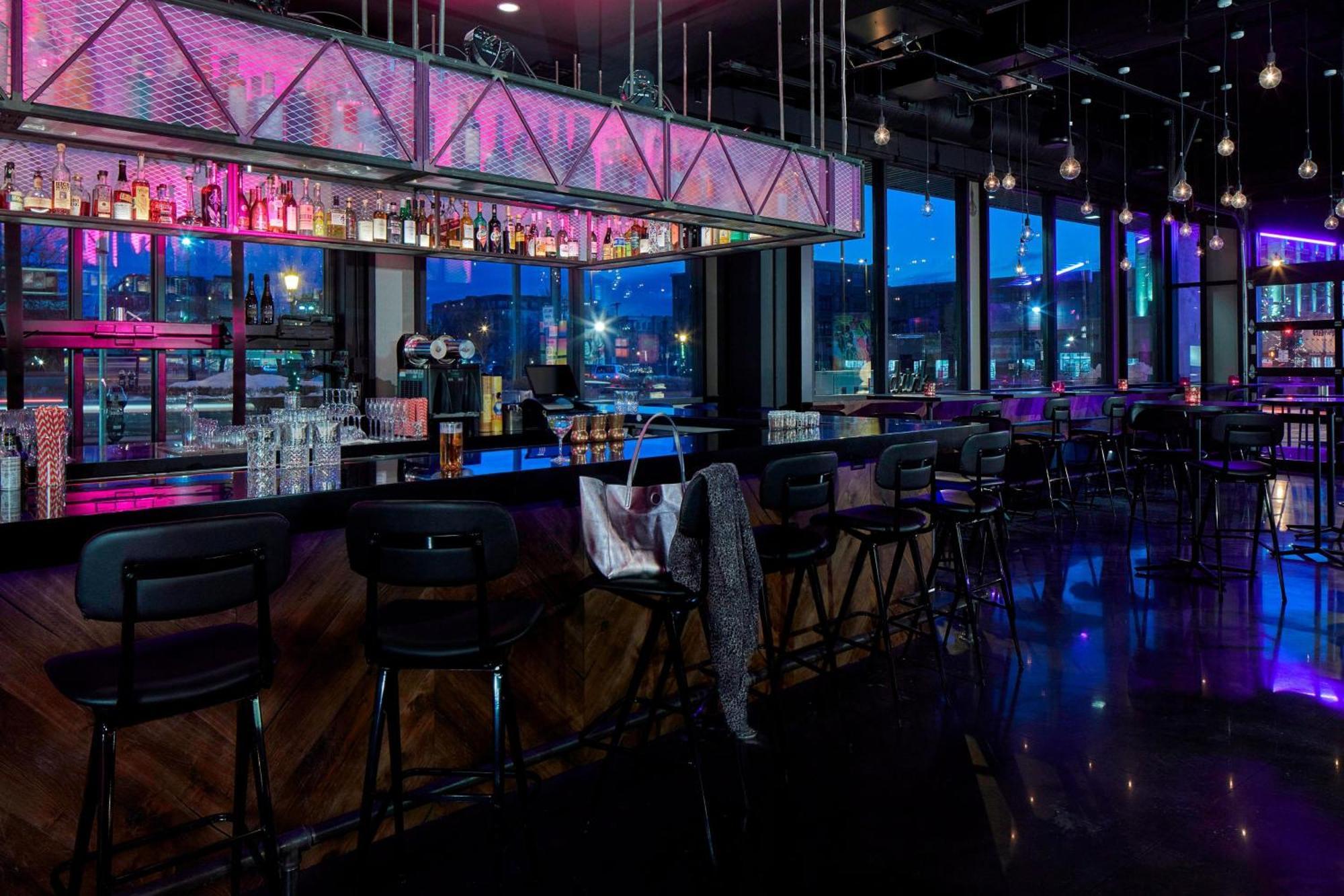 Moxy Minneapolis Uptown Exterior photo